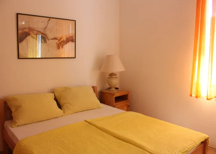 Maris - Renovated 2026 Apartman Pag Town