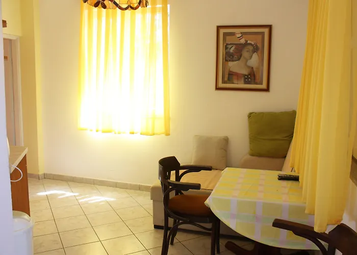 Maris - Renovated 2026 Apartman Pag Town