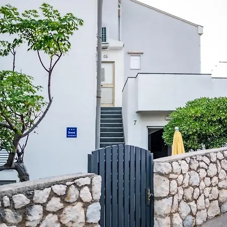 Daire Maris - Renovated 2026 Pag Town