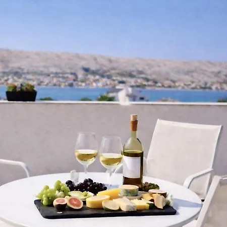 Maris - Renovated 2026 *